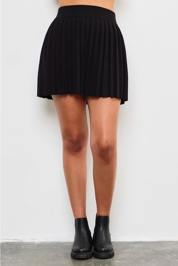 Black Pleated Knit Skirt