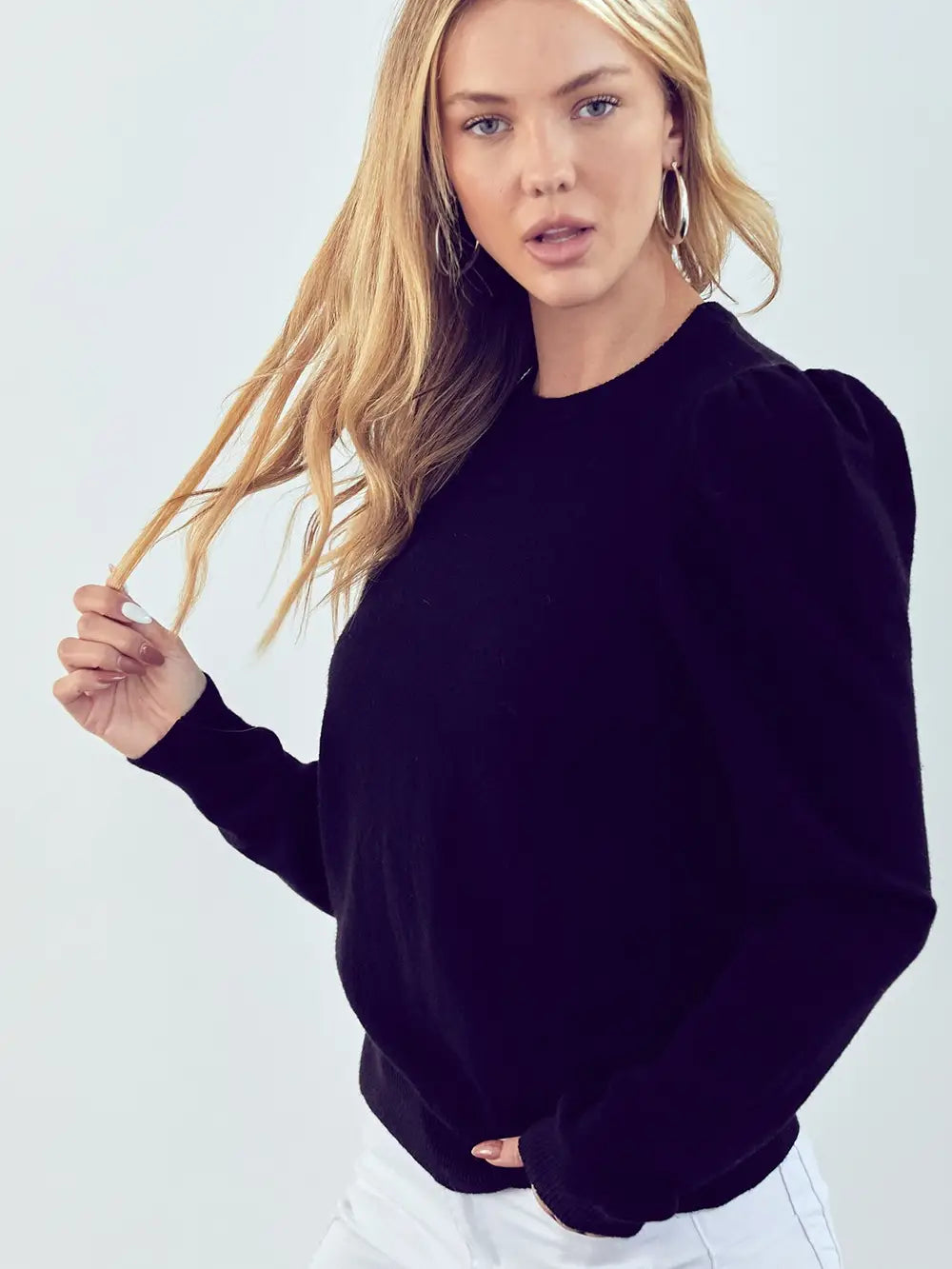 Classic Crew Neckline Pullover - Black